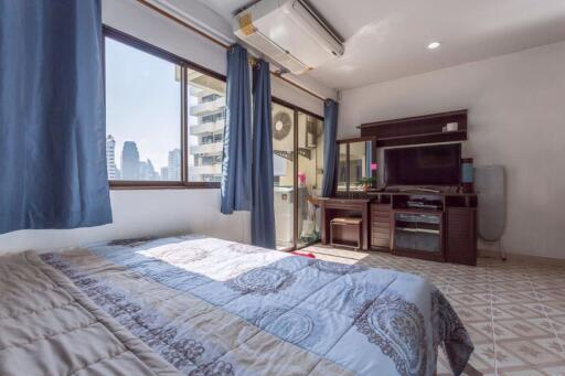 Studio bed Condo in Saranjai Mansion Khlongtoei Sub District C06126