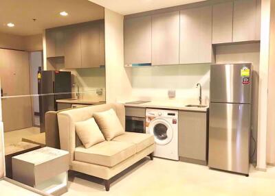 Studio bed Condo in Rhythm Sukhumvit 36-38 Phra Khanong Sub District C06119