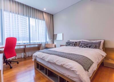 2 bed Condo in Bright Sukhumvit 24 Khlongtan Sub District C06105