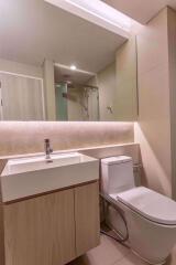 2 bed Condo in The Lumpini 24 Khlongtan Sub District C06104