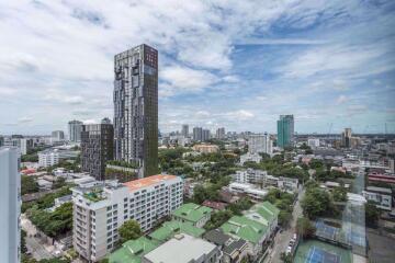 2 bed Condo in Rhythm Sukhumvit 36-38 Phra Khanong Sub District C06093