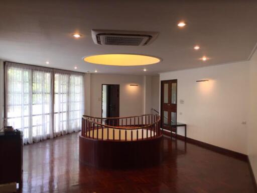 4 bed House Suanluang District H05300