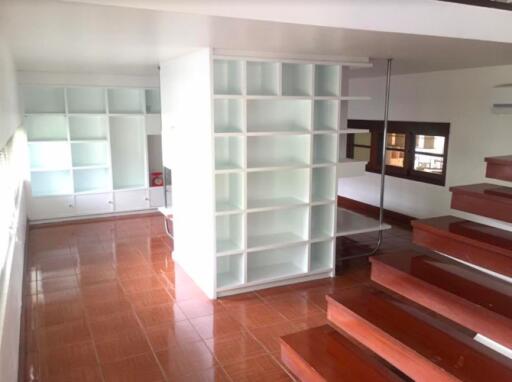 4 bed House Suanluang District H05300