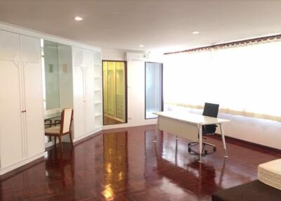 4 bed House Suanluang District H05300