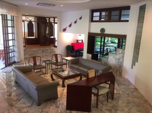 4 bed House Suanluang District H05300