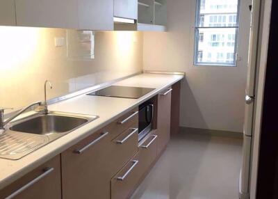 2 bed Condo in Residence 52 Phrakhanong District C06052