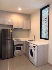 1 bed Condo in Life Asoke Huai Khwang District C06049