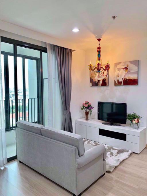 2 bed Condo in Ideo Mobi Phayathai Ratchathewi District C06025