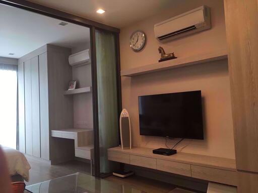 1 bed Condo in Trapezo Sukhumvit 16 Khlongtoei Sub District C06020