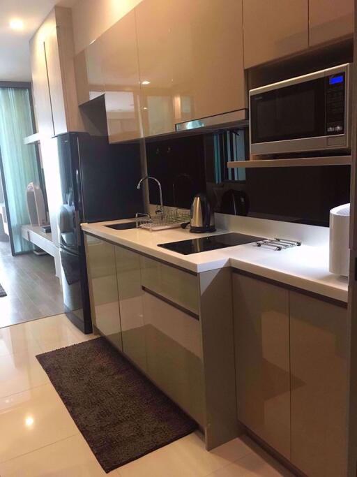 1 bed Condo in Trapezo Sukhumvit 16 Khlongtoei Sub District C06020