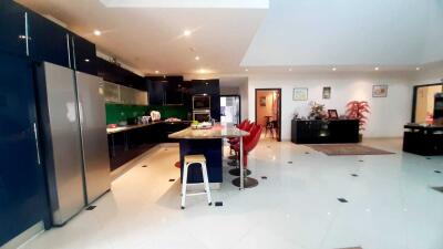 3 Bedrooms Pool Villa House for Sale in Jomtien