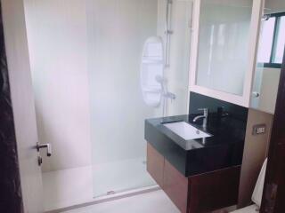 2 bed Condo in Sathorn Gardens Thungmahamek Sub District C06006