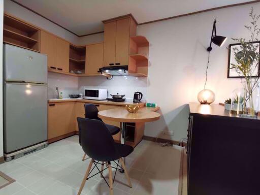 Studio bed Condo in The Grand Condo Pathum Wan District C05995