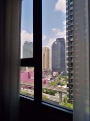 1 bed Condo in Life Asoke Huai Khwang District C05989