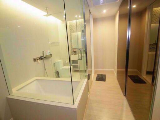 1 bed Condo in The Room Sukhumvit 21 Watthana District C05988