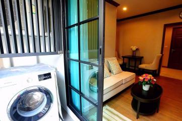 1 bed Condo in The Reserve - Kasemsan 3 Wang Mai Sub District C05982