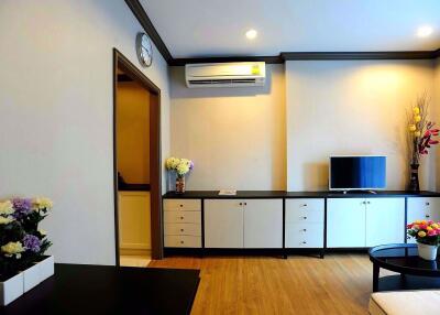 1 bed Condo in The Reserve - Kasemsan 3 Wang Mai Sub District C05982