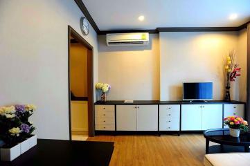 1 bed Condo in The Reserve - Kasemsan 3 Wang Mai Sub District C05982