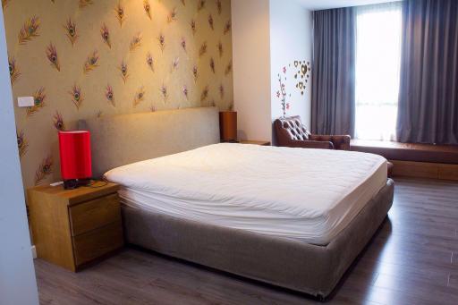 4 bed Condo in The Room Sukhumvit 40 Phra Khanong Sub District C05969