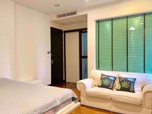 2 bed Condo in The Address Chidlom Lumphini Sub District C05937