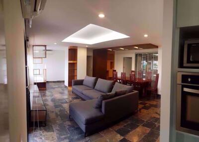 2 bed Condo in La Maison Ruamrudee Pathum Wan District C05936