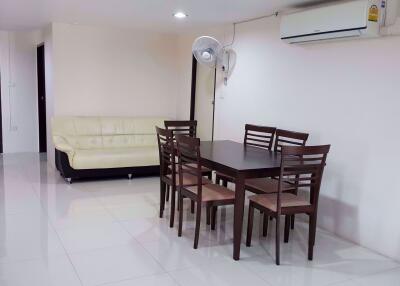 3 bed Condo in Country Complex Bang Na Sub District C05931