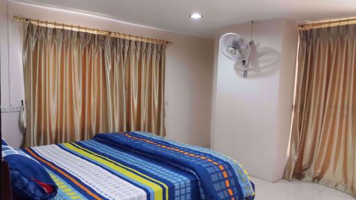 3 bed Condo in Country Complex Bang Na Sub District C05931