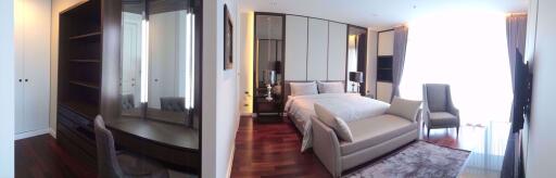 3 bed Condo in Athenee Residence Lumphini Sub District C05909