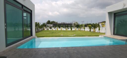 Mabprachan Modern Pool House for Sale