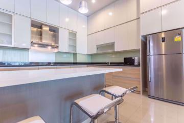 3 bed Condo in Circle Condominium Makkasan Sub District C05846