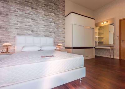 3 bed Condo in Circle Condominium Makkasan Sub District C05846