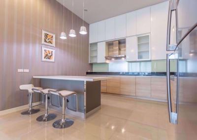 3 bed Condo in Circle Condominium Makkasan Sub District C05846