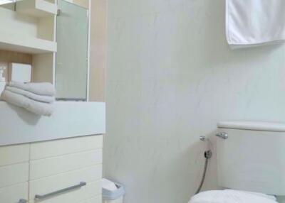 3 ห้องนอน, 5 ห้องน้ำ คอนโด ราคา ฿ 85,000/เดือน