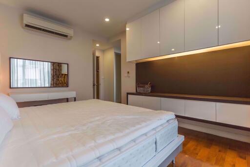 2 bed Condo in Baan Siri Thirty One Khlong Toei Nuea Sub District C05824