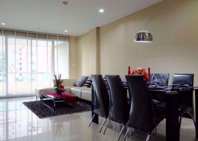 2 bed Condo in Sukhumvit City Resort Watthana District C05771