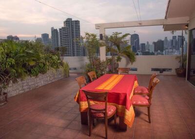 3 bed Penthouse in Baan Sukhumvit 36 Khlongtan Sub District P04317