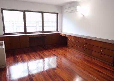 3 bed House Chatuchak District H05297