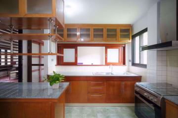 3 bed House Bangkapi District H05296