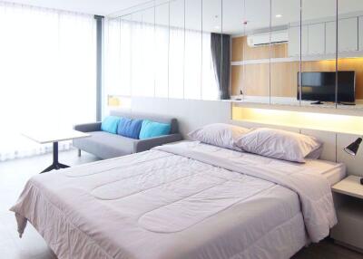 Studio bed Condo in Noble Revo Silom Bang Rak District C05697