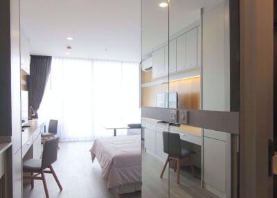 Studio bed Condo in Noble Revo Silom Bang Rak District C05697