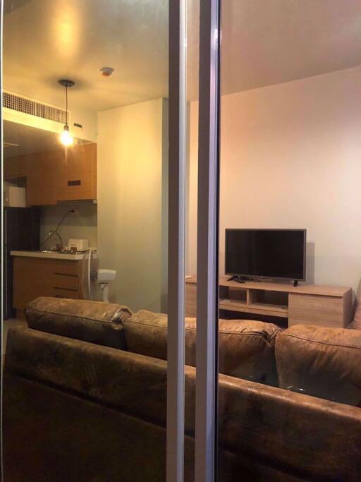 Studio bed Condo in Focus on Saladaeng Bang Rak District C05666