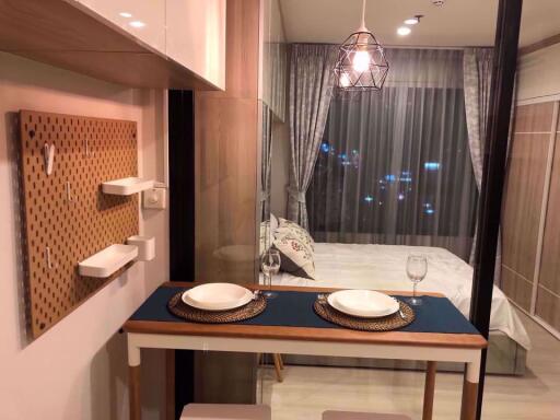 Studio bed Condo in Life Asoke Huai Khwang District C05653