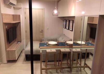 Studio bed Condo in Life Asoke Huai Khwang District C05653