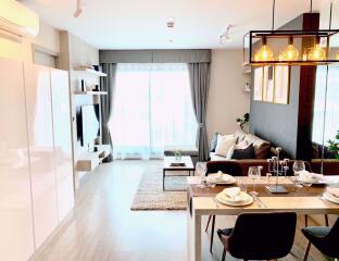 2 bed Condo in RHYTHM Ekkamai Khlong Tan Nuea Sub District C05638