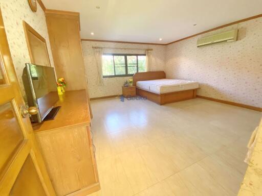 4 Bedrooms House in Grange Park East Pattaya H011051