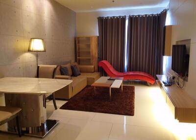 1 bed Condo in The Emporio Place Khlongtan Sub District C05626