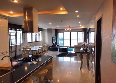 2 bed Condo in Baan Prompong Khlong Tan Nuea Sub District C05609