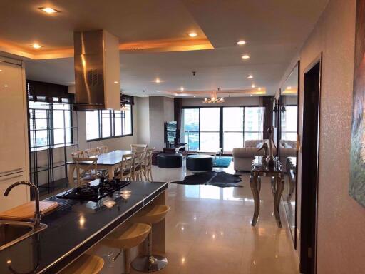 2 bed Condo in Baan Prompong Khlong Tan Nuea Sub District C05609