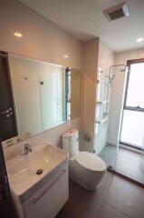 2 bed Condo in Rhythm Rangnam Thanonphayathai Sub District C05578