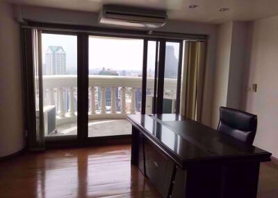 1 bed Condo in State Tower Bang Rak District C0005559